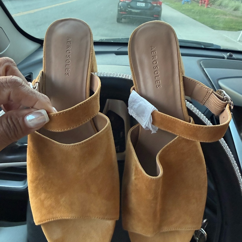 AEROSOLES Women's Mustard Sandals